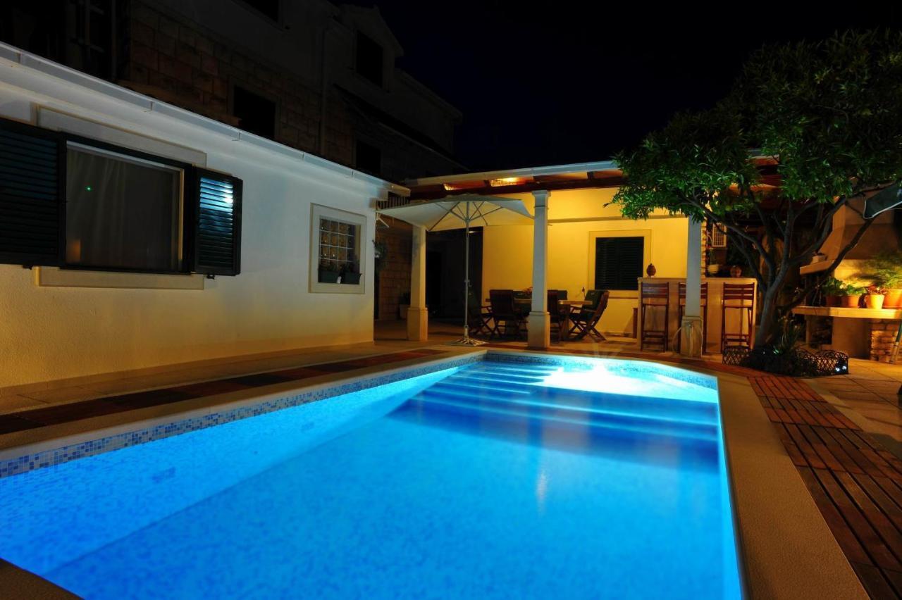 Villa Anni Sutivan Luaran gambar