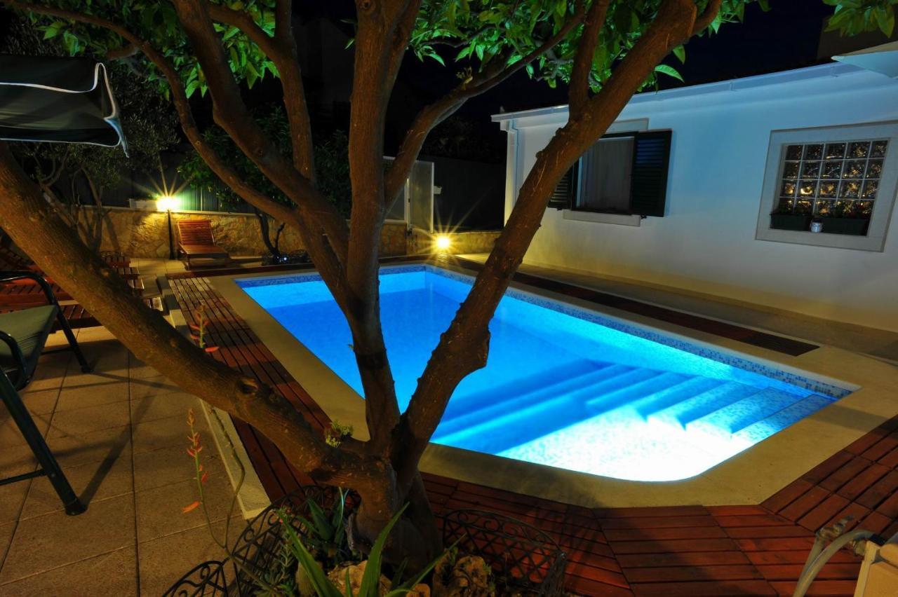 Villa Anni Sutivan Luaran gambar