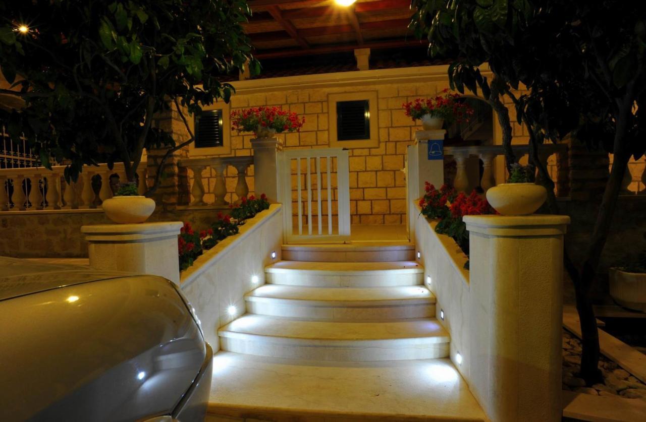 Villa Anni Sutivan Luaran gambar